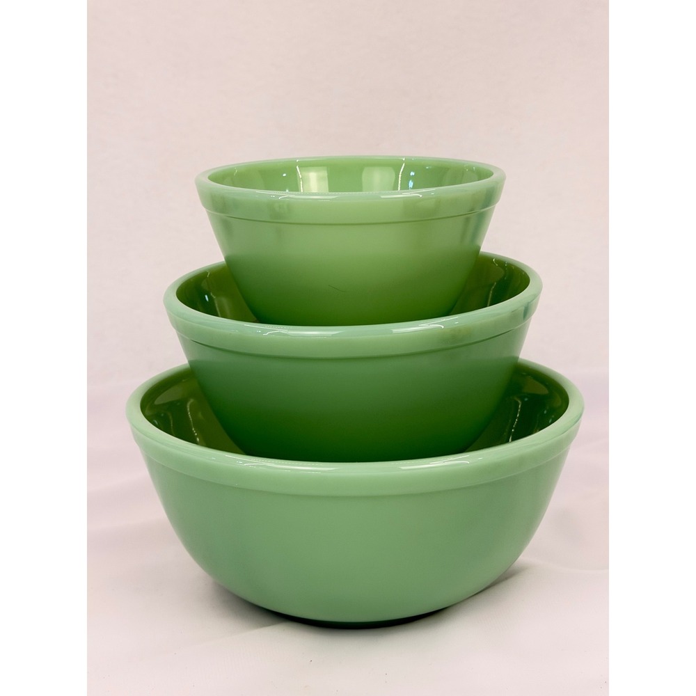 Mosser Jadeite Glass Nesting Mixing Bowls Set of 3 Jadite Green Milk Glass